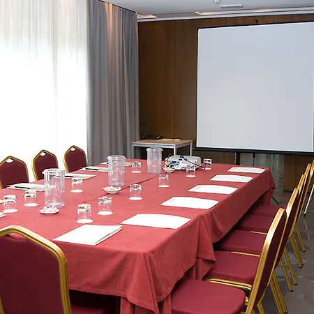 Jr Amadeus Hotel