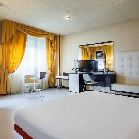 Hotel Jr Amadeus Boloňa